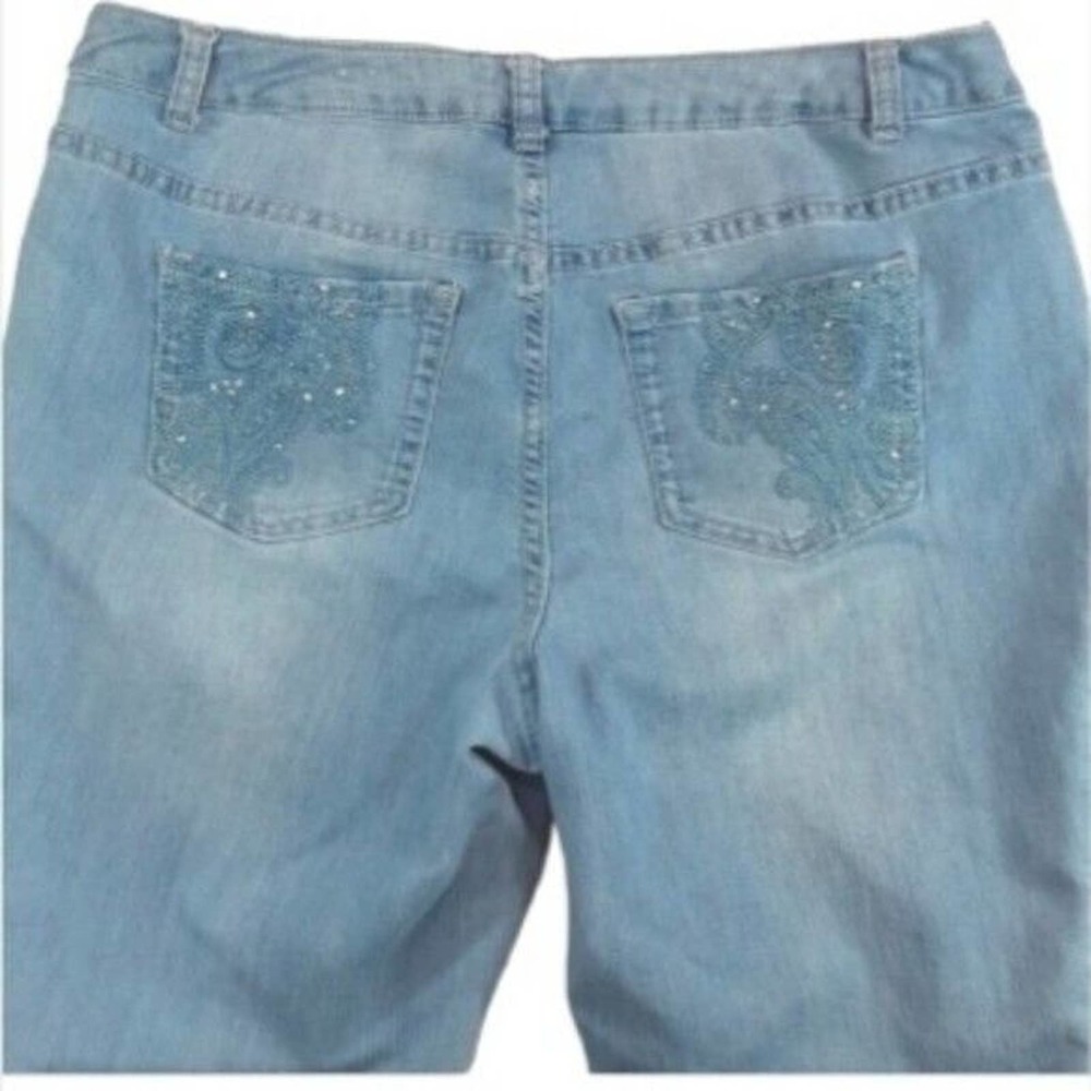 cj banks size 14W light wash blue jeans embroidery stones on pockets